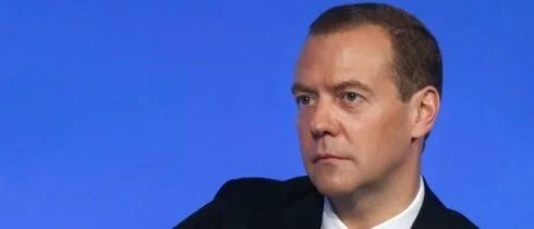 Медведев пообещал не превращать «президентскую гонку» в войну