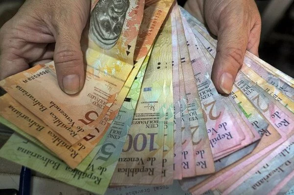 МВФ предрекает Венесуэле инфляцию в 720% по итогам года