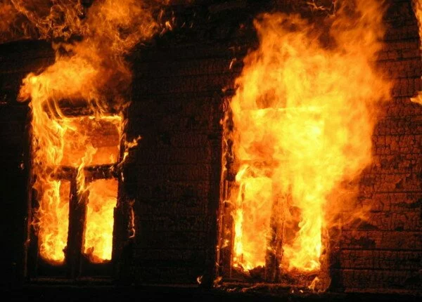 Отец и двое детей погибли при пожаре в селе Томской области