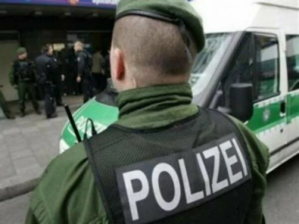 Полиция Берлина предотвратила теракт рядом с посольством России в последние минуты