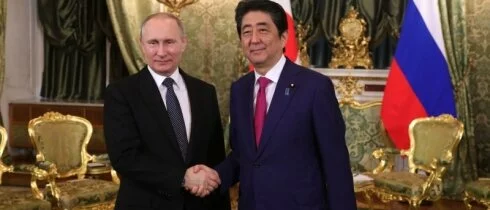Путин и Абэ обсудили старый спор относительно Южных Курил