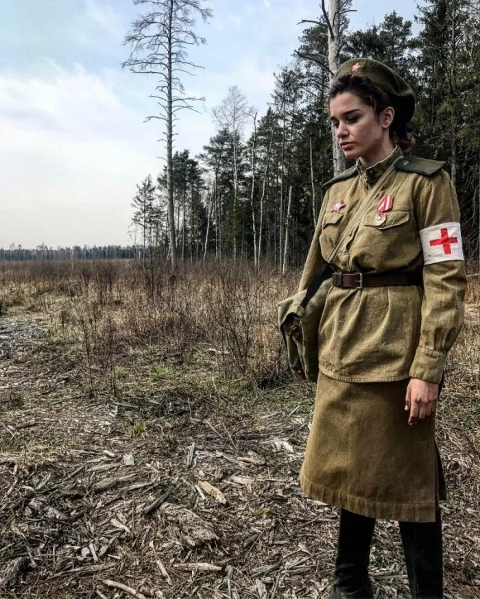 Ксения Бородина удивила поклонников снимком в военной форме
