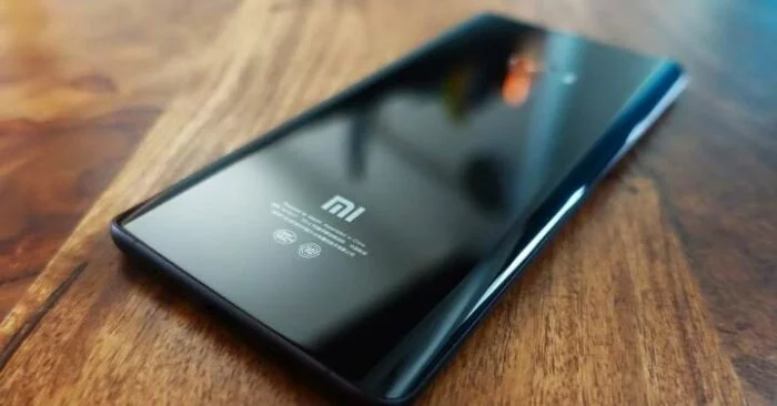 Сеть: Стекло корпуса Xiaomi Mi6 может треснуть из-за перегрева