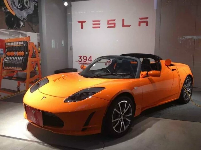 Tesla планирует создать самый быстрый Roadster