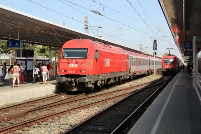 В Вене два поезда столкнулись на вокзале