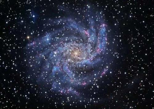 Ученые из NASA обнаружили уникальную "пульсирующую" галактику