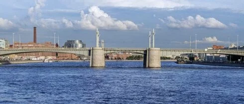 В ночь на 18 апреля в Петербурге разведут Кантемировский мост