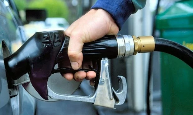 В регионах стремительно дорожает бензин. Самые высокие цены на Чукотке и в Якутии