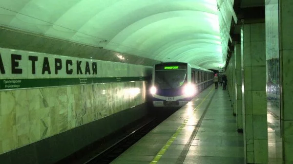 В Санкт-Петербург закрыли три станции метро
