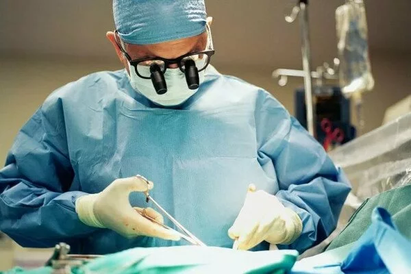 В США подростку сделали операцию по уменьшению груди