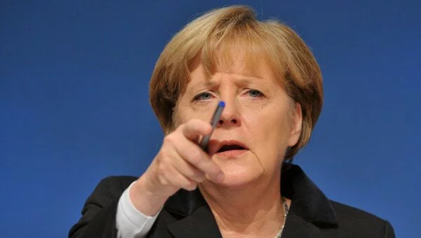 Ангела Меркель призвала НАТО не прерывать диалог с Россией