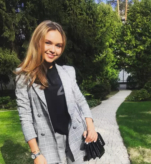 Дмитрий Маликов рассказал о личной жизни 17-летней дочери Стефании