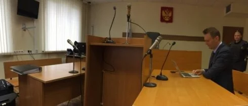 Навальный не дождался Усманова в суде