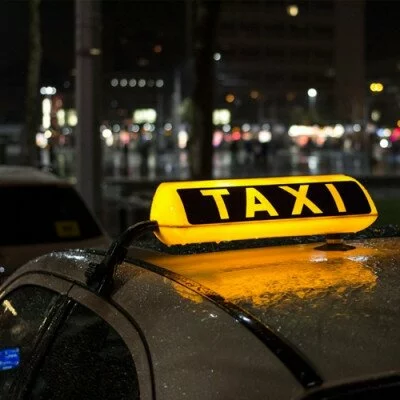 Обнаженный мужчина поскандалил с таксистом во Владивостоке