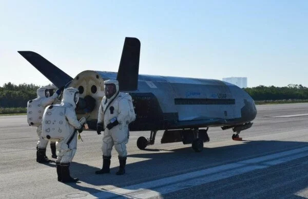 Пентагон представил видео посадки секретного орбитального беспилотника X-37