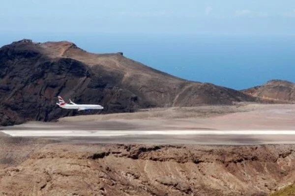 Самый бесполезный аэропорт в мире принял первый самолет за год