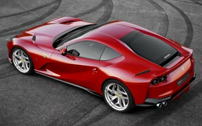 Ferrari не планирует переходить на турбированные моторы V12