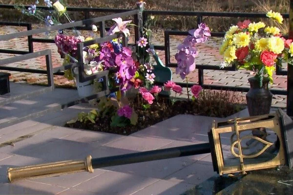 В Братске дети разгромили 30 могил на кладбище