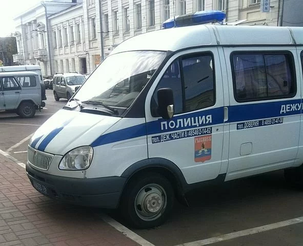В Калининграде мужчина избил и ограбил подростка прямо в автобусе