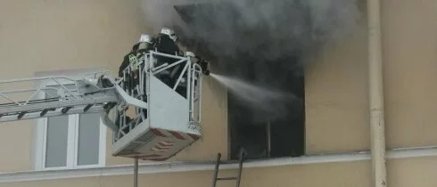 В Кронштадте тушили пожар в двухкомнатной квартире
