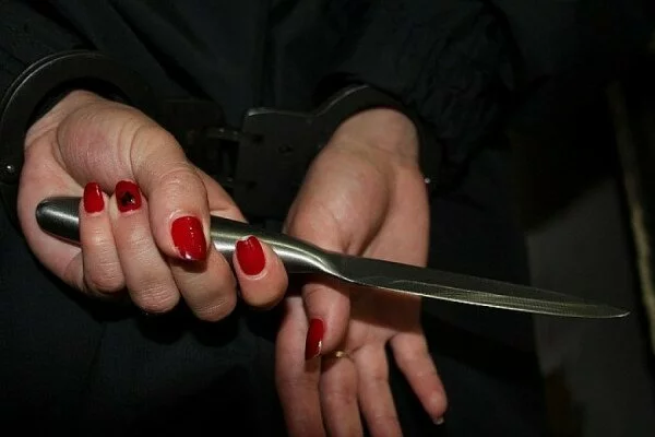 В Самарской области женщина зарезала брата мужа