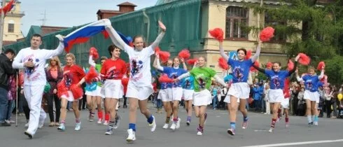 День России в Петербурге отметят парадом духовых оркестров и фестивалем цветов