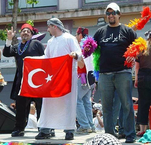 Полиция в Стамбуле расстреляла гей-парад резиновыми пулями