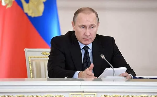 Путин: В России снизилась младенческая и материнская смертность