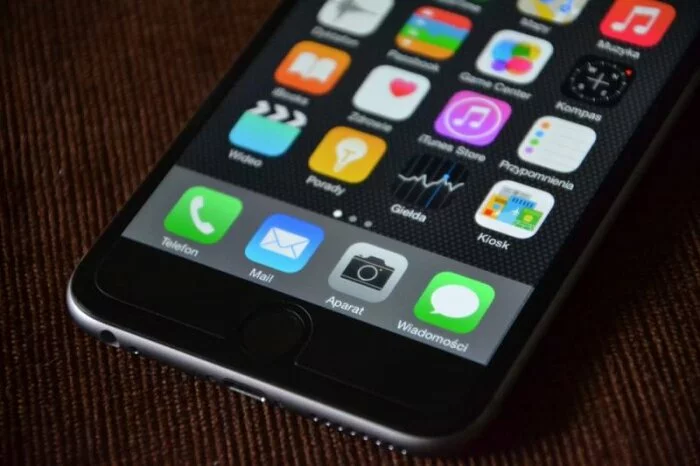 Компания Apple призналась, что еще не приступала к разработке iPhone 8