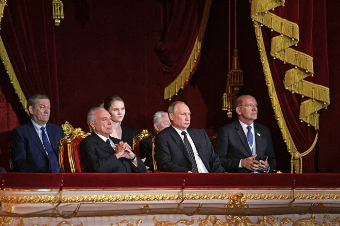 Путин и Темер посетили гала-концерт в огромном театре