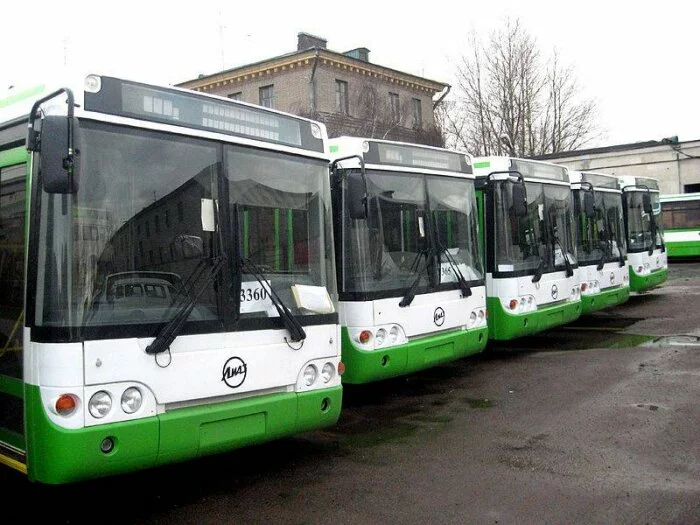 В Барнауле водитель автобуса устроил «страшные гонки» и угрожал пассажирам