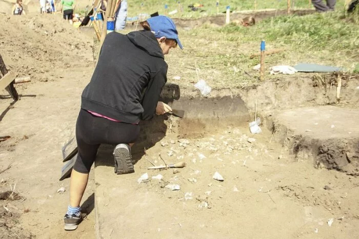 В Украине раскопали древнерусское жилище с печью