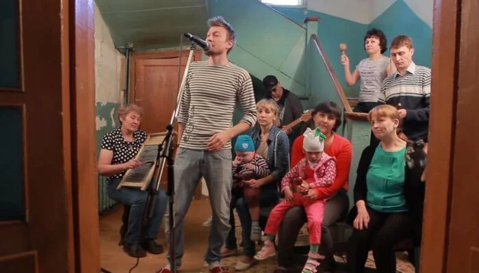 Жители аварийного жилого здания в Уфе зачитали рэп Путину