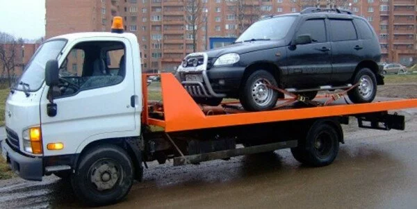 В Иркутске владелец Land Rover напал на водителя эвакуатора
