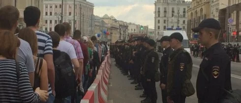 В Москве начались задержания участников митинга против коррупции