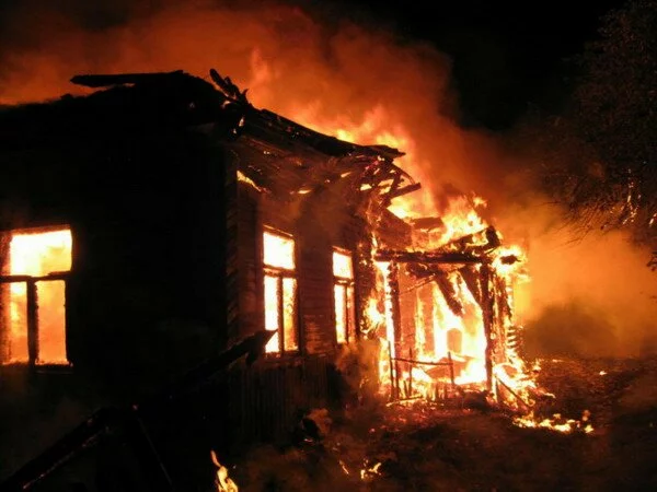 В ночь на 7 июня под Екатеринбургом произошёл пожар в жилом доме