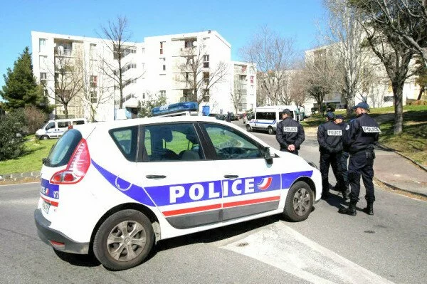 В Париже около собора Нотр-Дам проходит спецоперация полиции