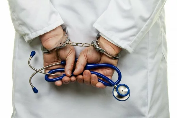В Ялте будут судить хирурга, который лишил руки девятилетнего ребенка
