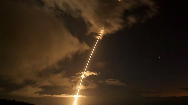 Иран провел удачные испытания новой баллистической ракеты