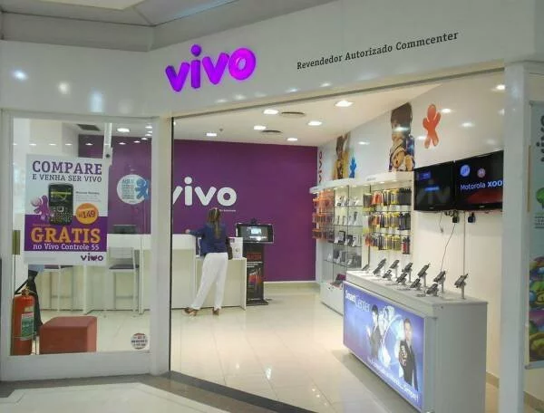 Компания Vivo презентовала безрамочные смартфоны Vivo X20 и X20 Plus
