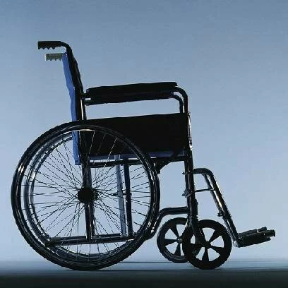 Омский водитель снял на видео инвалида, резко вставшего с коляски
