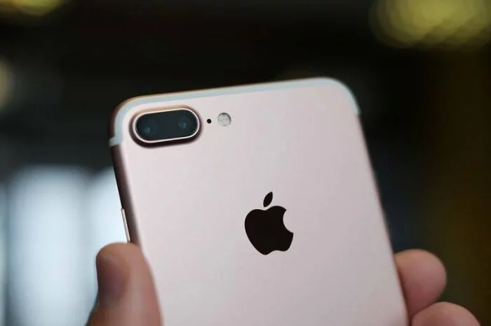 Apple прекратит продажи самого популярного iPhone в России?