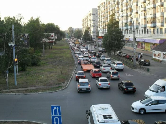 Непогода и дорожный ремонт образовали в Красноярске пробку в 9 баллов