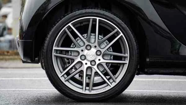 В РФ в августе на 25% выросло производство легковых авто