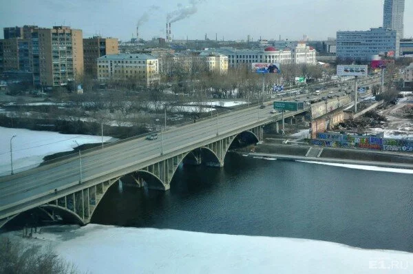 Движение на Макаровском мосту возобновится в скором времени