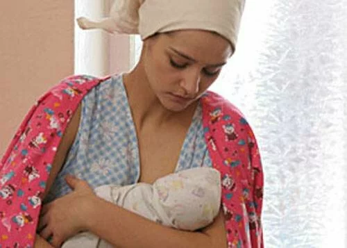 Глафира Тарханова впервые показала новорожденного сына