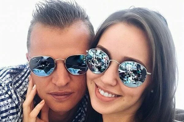 Костенко и Тарасов отметили девять месяцев своих отношений