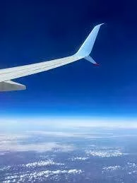 Летевший из Хабаровска в Москву самолет экстренно сел из-за инфаркта у пассажирки