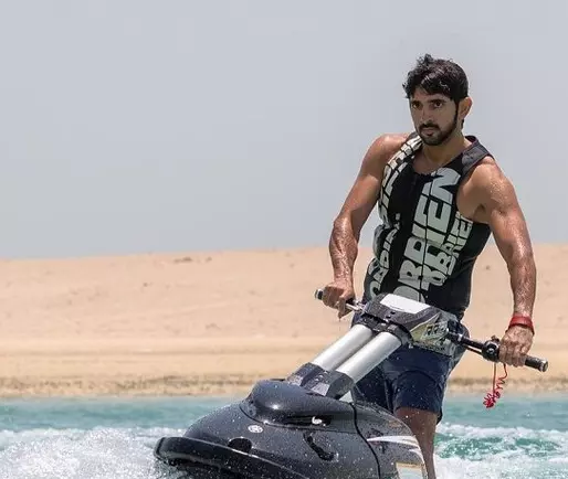 Принц Дубая Фазза показал пользователям Сети мускулистый торс