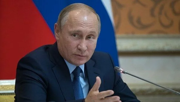 Путин поручил правительству создать финцентр на Дальнем Востоке